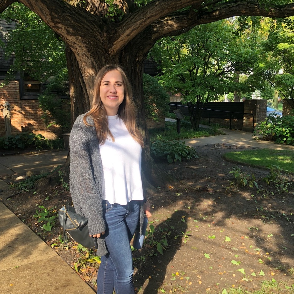 Meet your Posher, Alexandra!